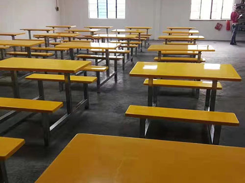 餐桌