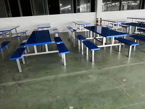 餐桌