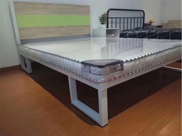 单层床
