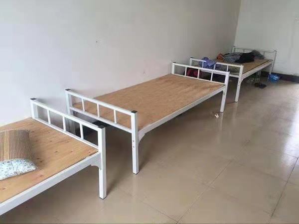 单层床